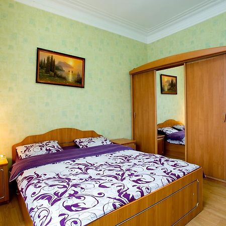 Apartments On Bolshaya Morskaya 65 Nikolayev Luaran gambar